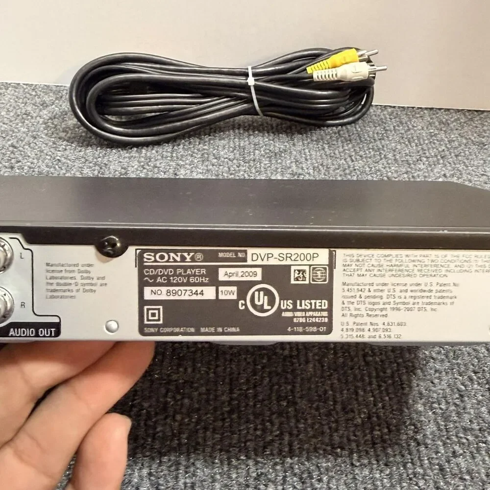 Sony DVD Player Black DVP-SR200P Progressive Scan Component Compact AV Cables